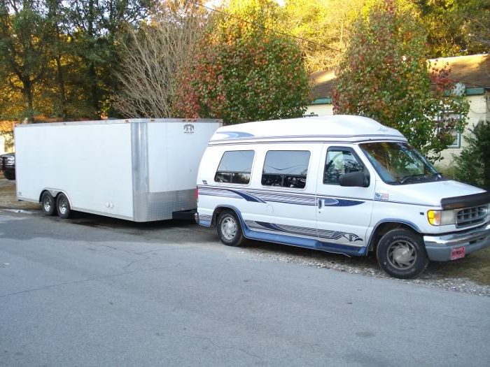 van pulling trailer