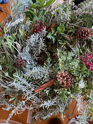 Wreath-gift-making